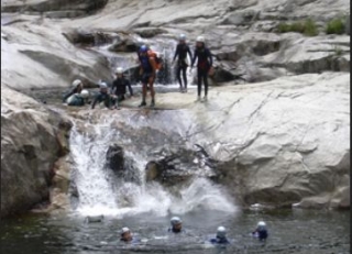 Saut vasques canyoning